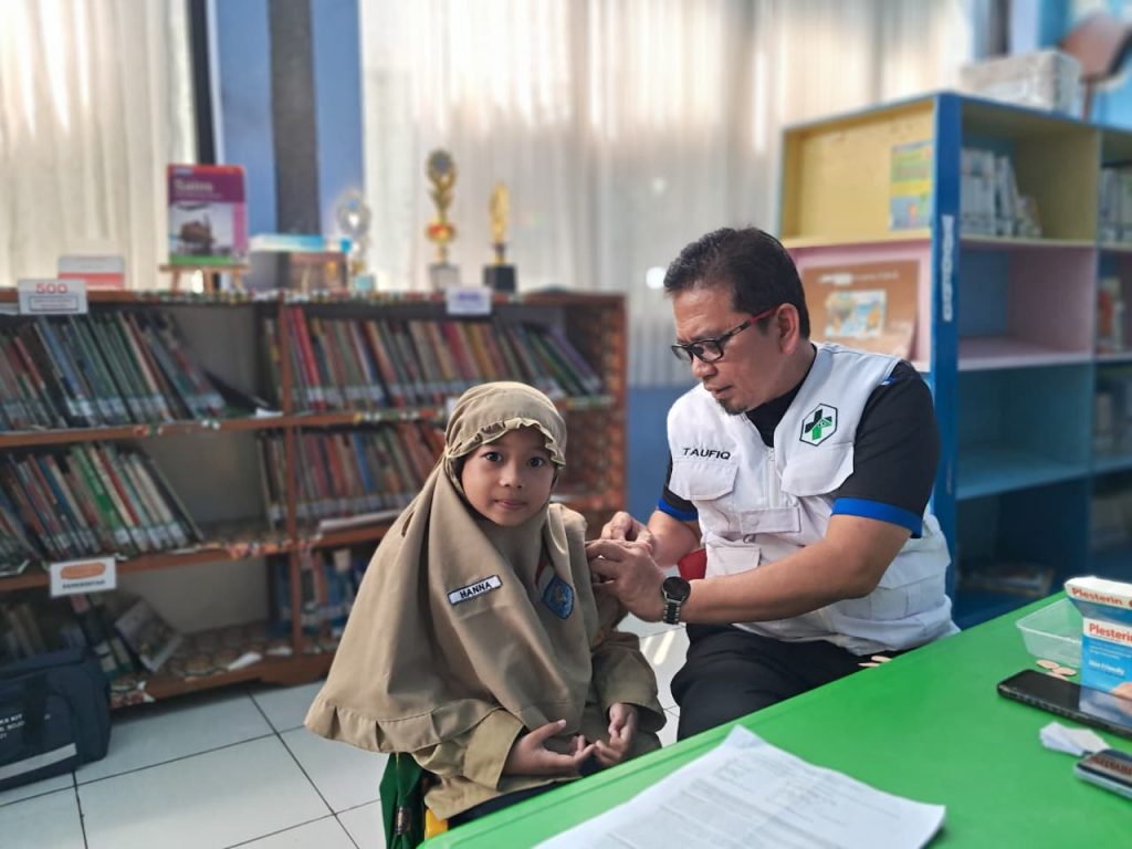 SD Mudabo Laksanakan Program Skrining Kesehatan dan Vaksinasi