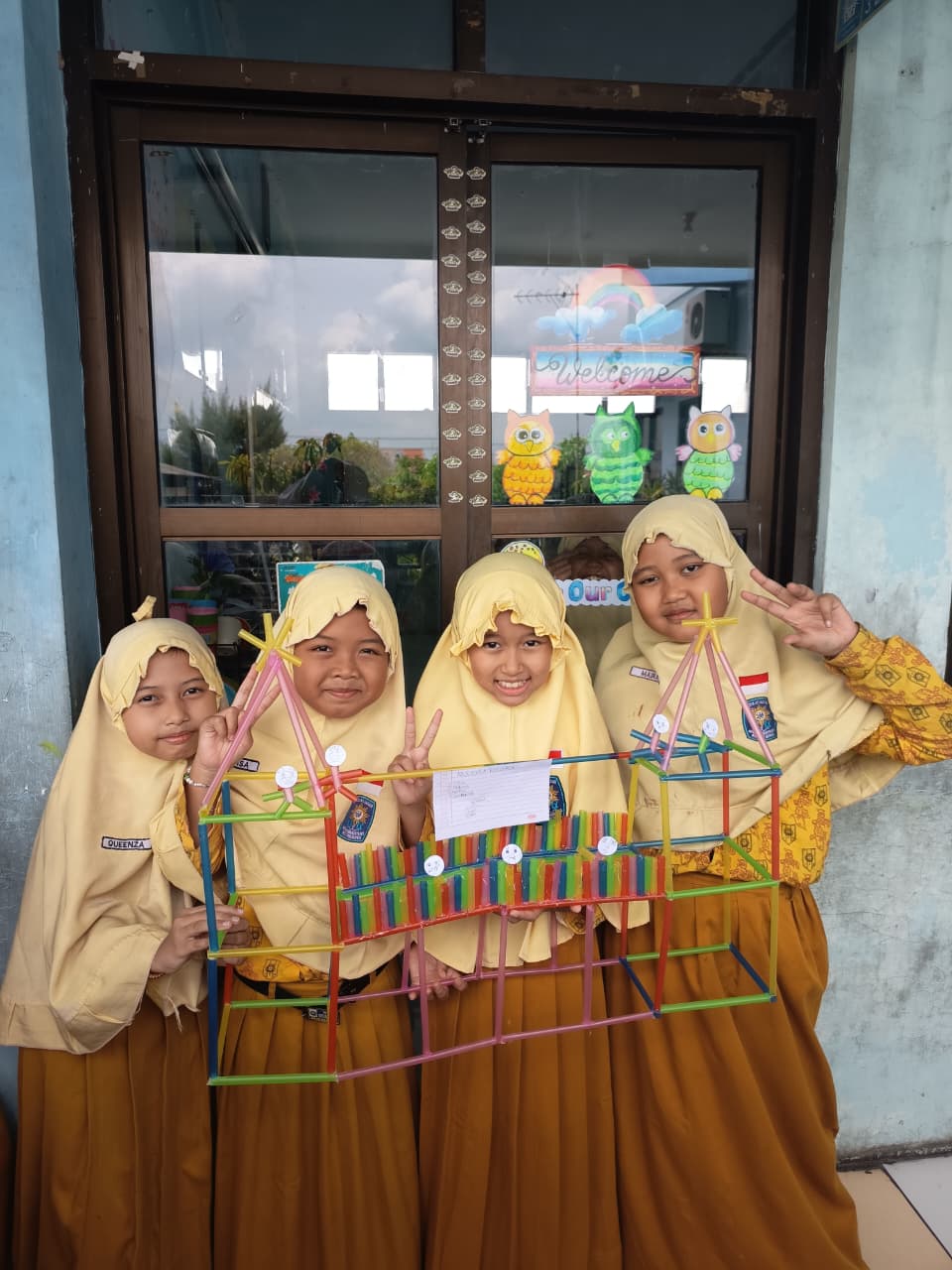 Serunya Pembelajaran Seni Rupa Kelas 4: Sedotan Bekas Disulap Jadi Konstruksi Kreatif